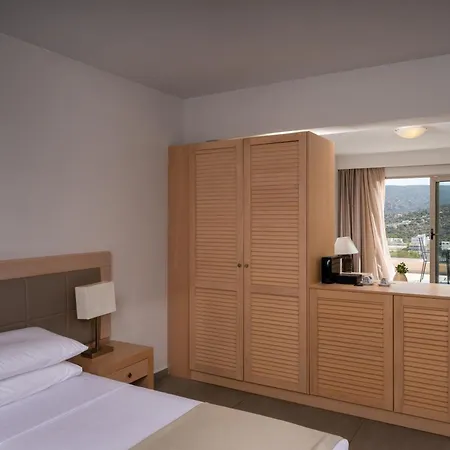 Feriested Miramare & 4*
