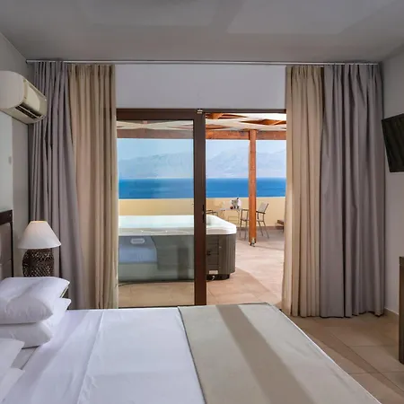 Feriested Miramare & 4*